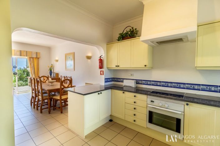Image No.18-2 Bed Townhouse for sale