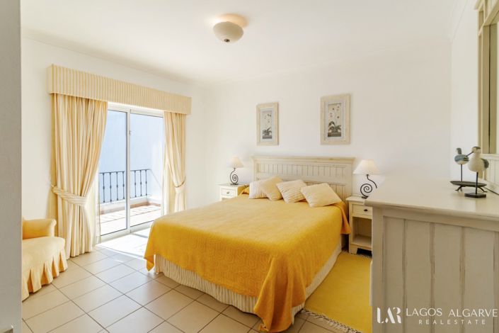 Image No.31-2 Bed Townhouse for sale
