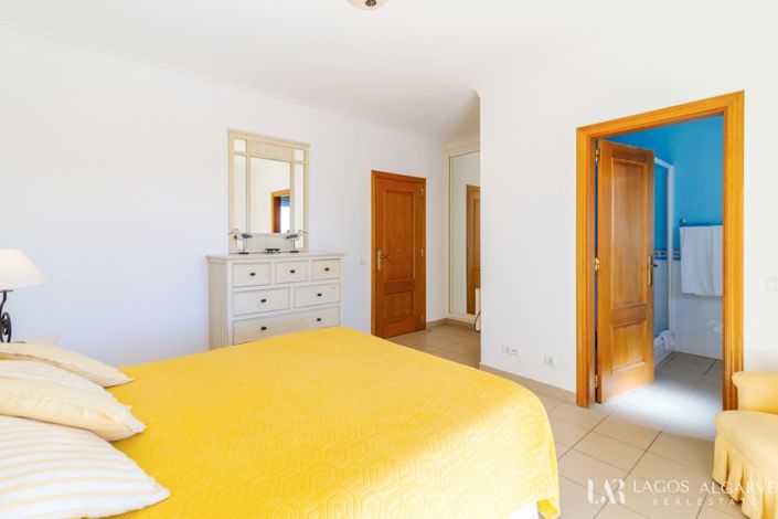 Image No.34-2 Bed Townhouse for sale