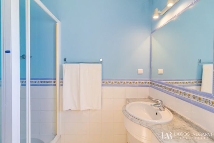 Image No.35-2 Bed Townhouse for sale