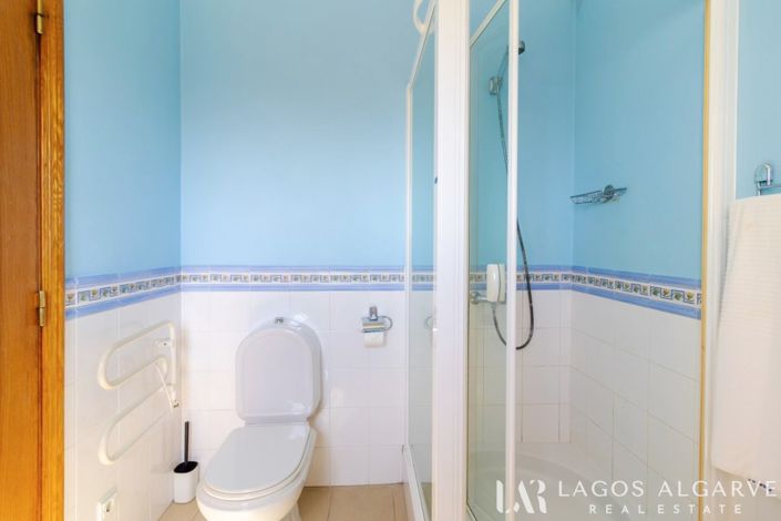 Image No.37-2 Bed Townhouse for sale