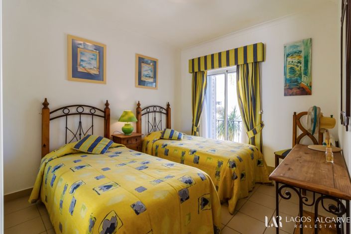 Image No.40-2 Bed Townhouse for sale