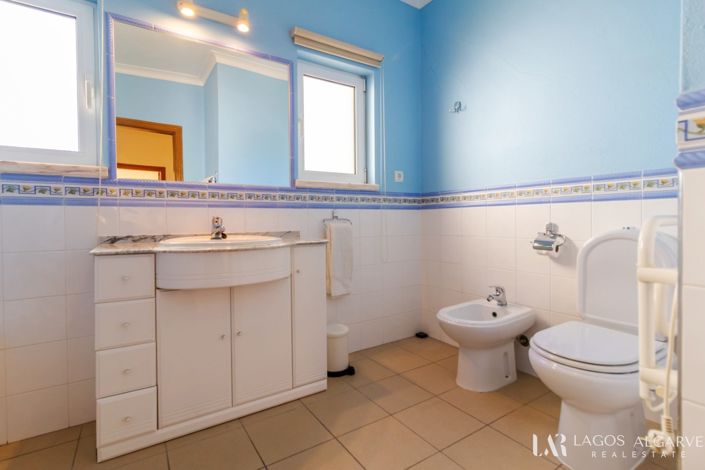 Image No.42-2 Bed Townhouse for sale