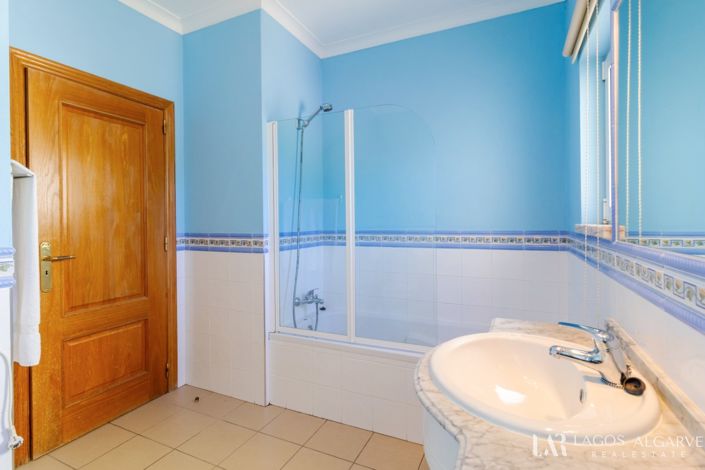 Image No.43-2 Bed Townhouse for sale