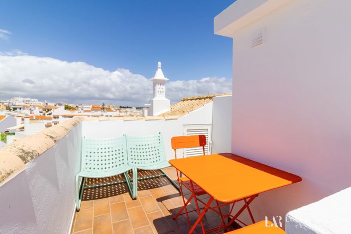 Image No.2-1 Bed Townhouse for sale