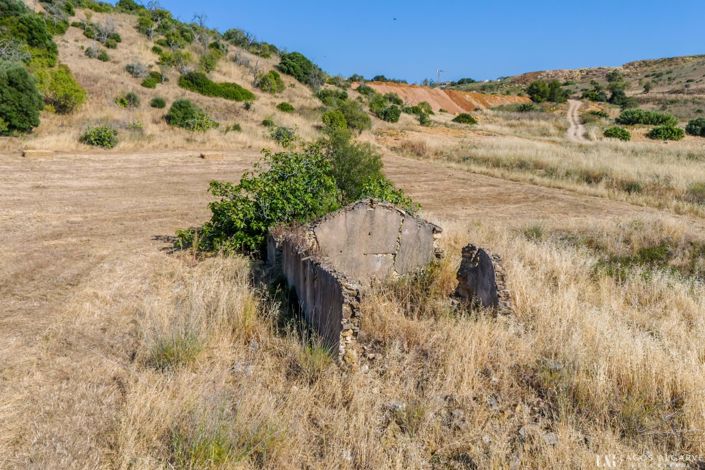 Image No.18-3 Bed Land for sale