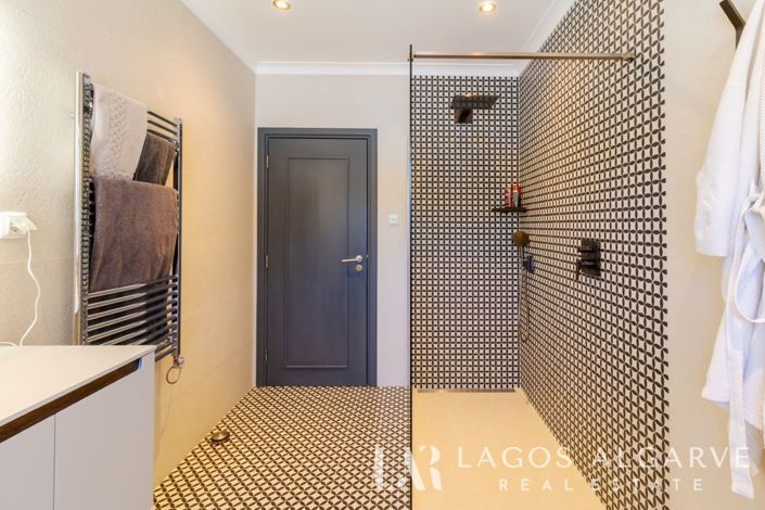 Image No.22-5 Bed Villa for sale