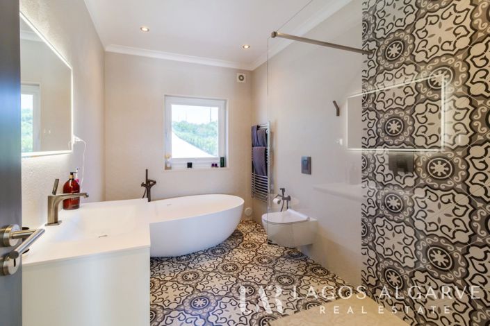 Image No.25-5 Bed Villa for sale
