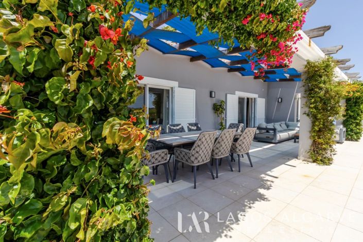 Image No.47-5 Bed Villa for sale