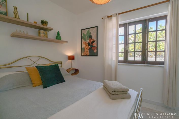 Image No.18-3 Bed Townhouse for sale