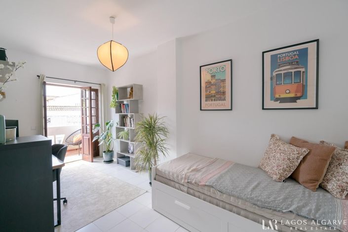 Image No.20-3 Bed Townhouse for sale