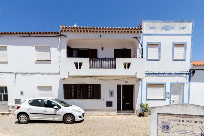 Image No.26-3 Bed Townhouse for sale