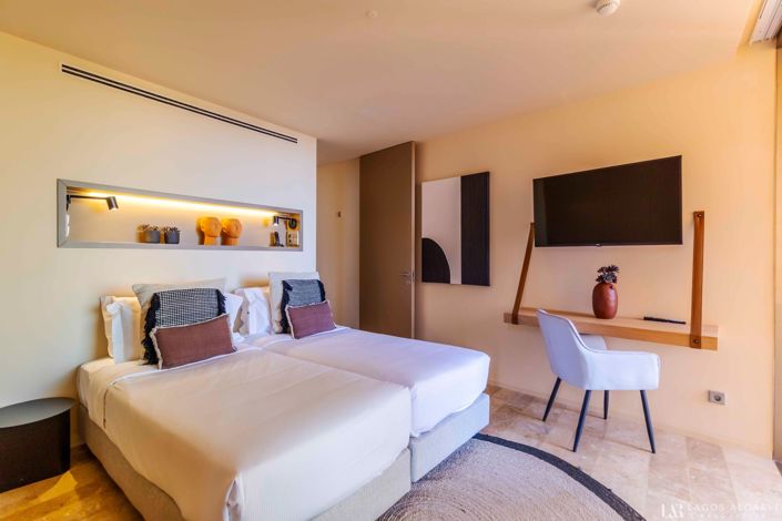 Image No.20-3 Bed Apartment for sale