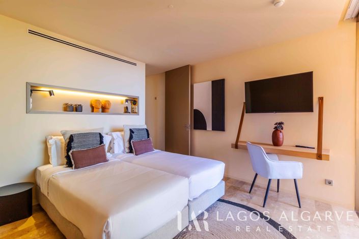 Image No.20-3 Bed Apartment for sale