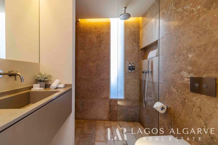 Image No.23-3 Bed Apartment for sale