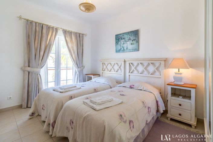 Image No.27-3 Bed Townhouse for sale