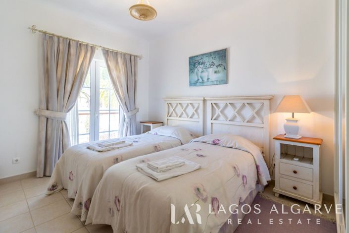 Image No.28-3 Bed Townhouse for sale
