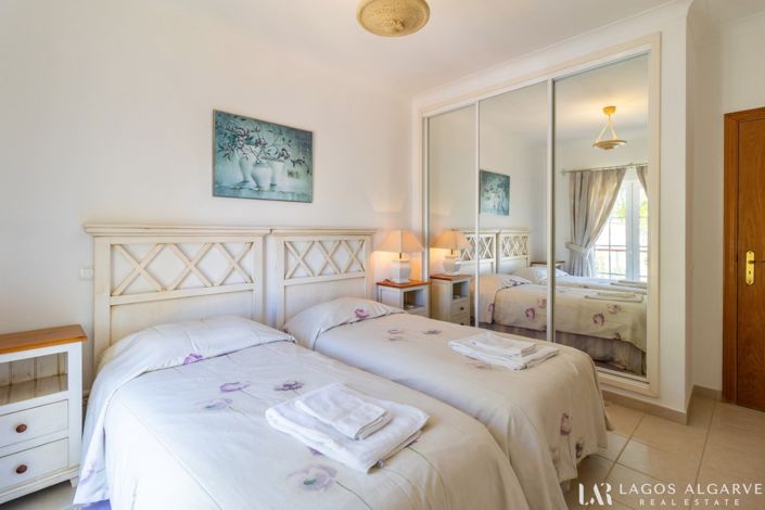 Image No.28-3 Bed Townhouse for sale