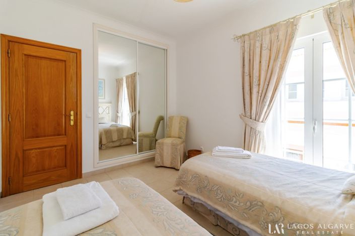 Image No.30-3 Bed Townhouse for sale