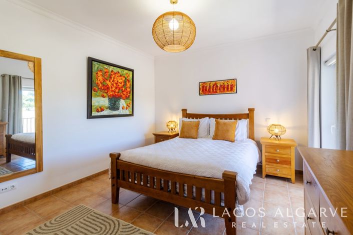 Image No.18-4 Bed Townhouse for sale