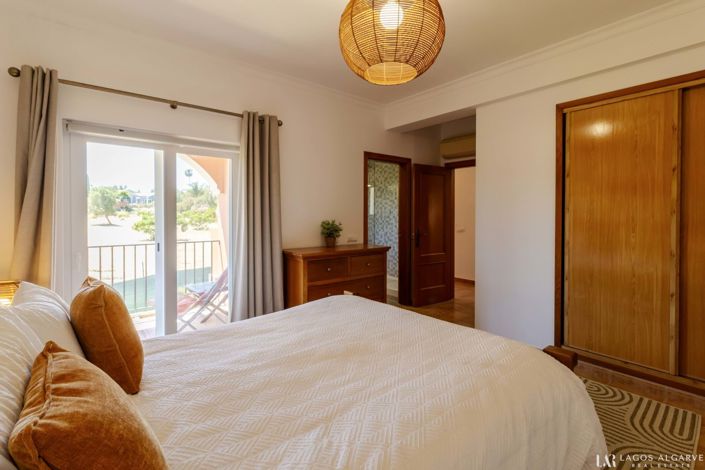 Image No.19-4 Bed Townhouse for sale