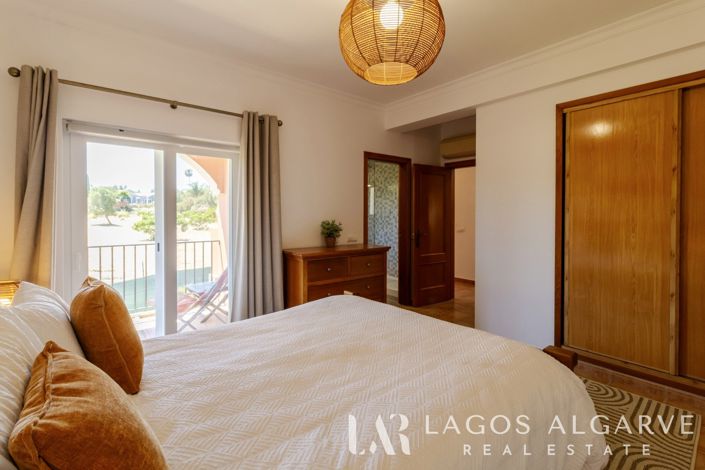 Image No.19-4 Bed Townhouse for sale