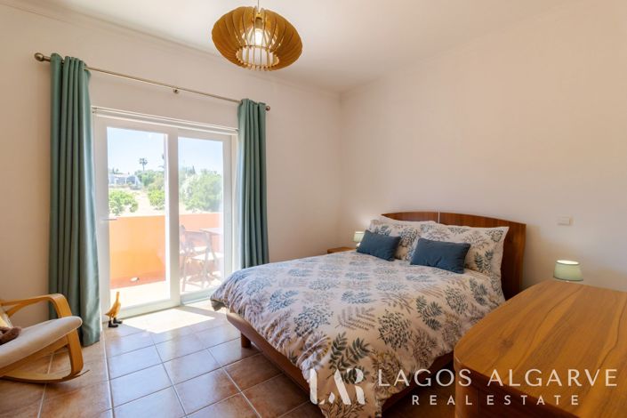 Image No.22-4 Bed Townhouse for sale