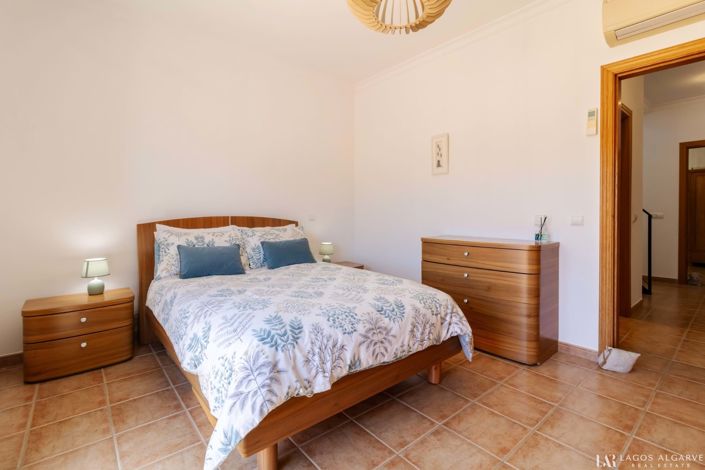 Image No.23-4 Bed Townhouse for sale