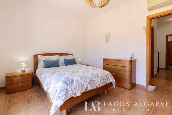 Image No.23-4 Bed Townhouse for sale