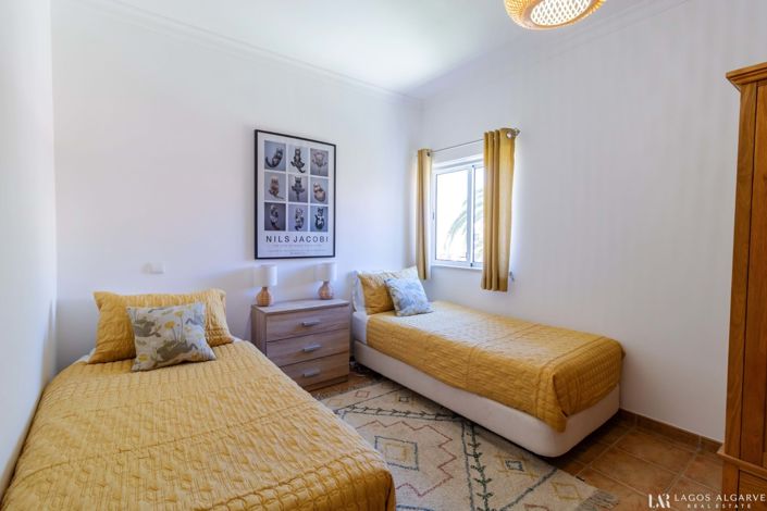 Image No.27-4 Bed Townhouse for sale