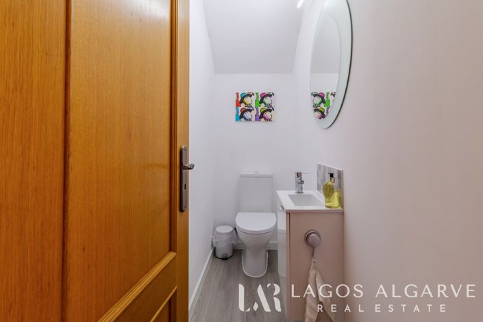 Image No.30-4 Bed Townhouse for sale
