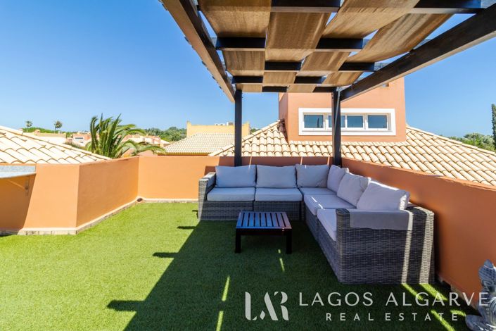 Image No.34-4 Bed Townhouse for sale