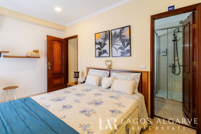 Image No.18-5 Bed Villa for sale