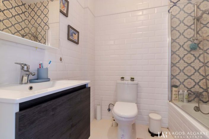 Image No.20-2 Bed Apartment for sale