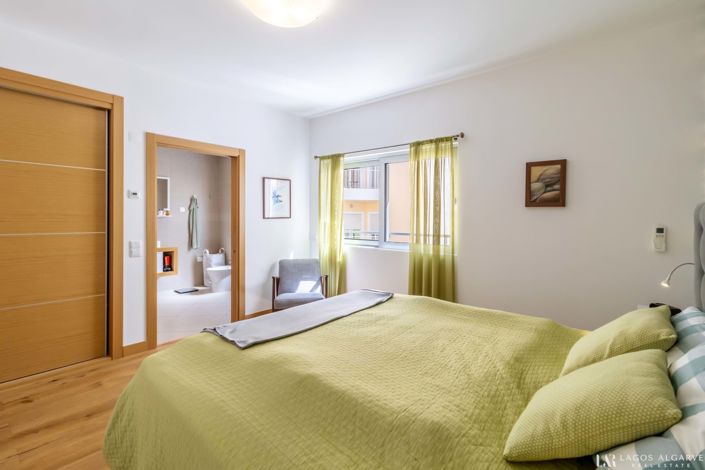 Image No.20-2 Bed Apartment for sale