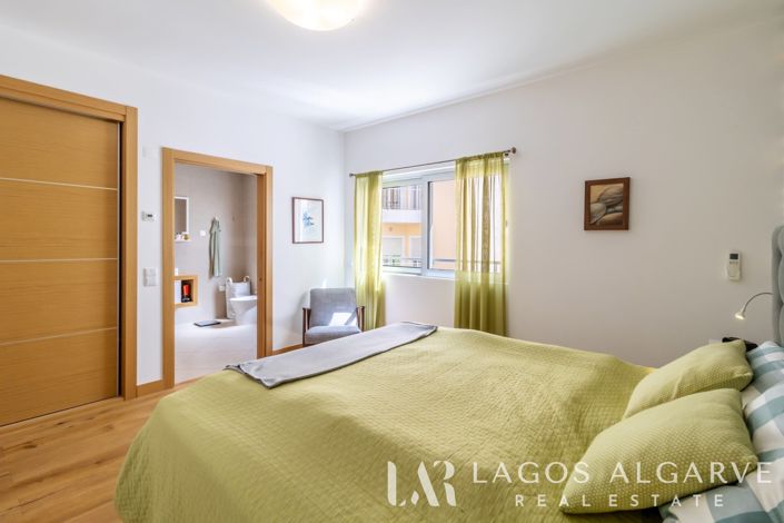 Image No.20-2 Bed Apartment for sale