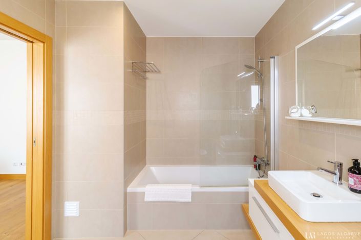Image No.22-2 Bed Apartment for sale