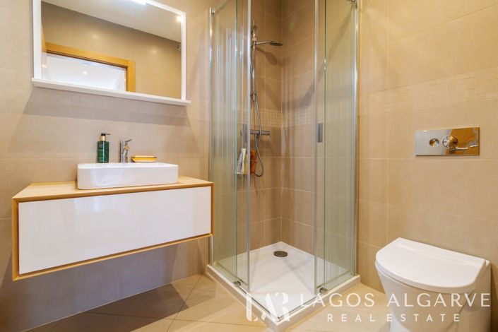 Image No.26-2 Bed Apartment for sale