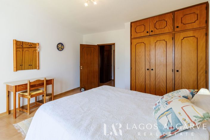 Image No.20-2 Bed Apartment for sale
