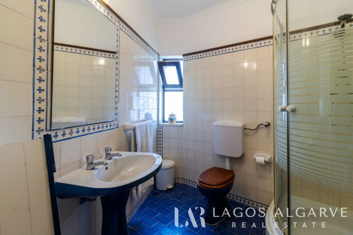 Image No.22-2 Bed Apartment for sale