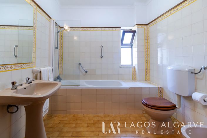Image No.27-2 Bed Apartment for sale