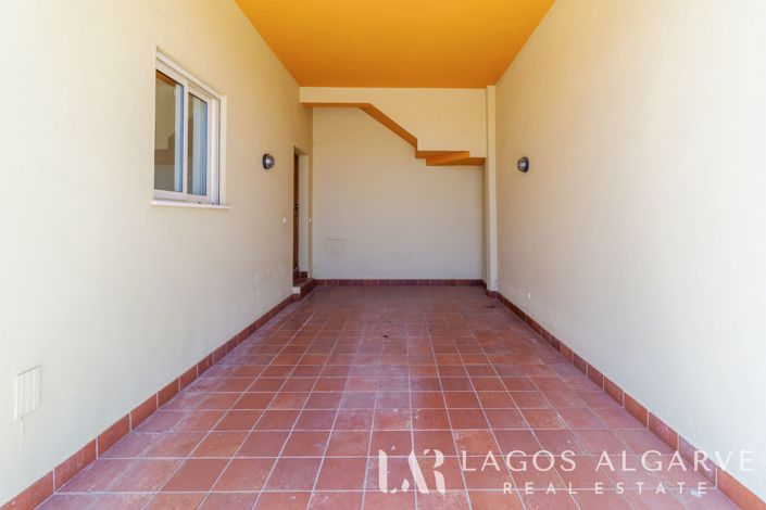 Image No.22-2 Bed Townhouse for sale