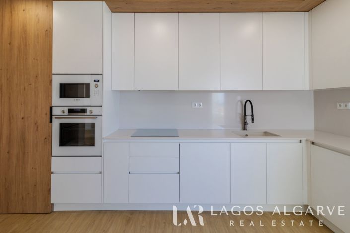 Image No.10-3 Bed Apartment for sale