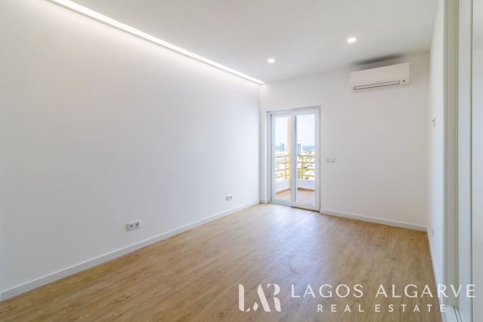 Image No.15-3 Bed Apartment for sale
