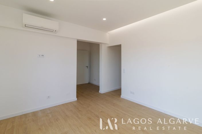 Image No.23-3 Bed Apartment for sale