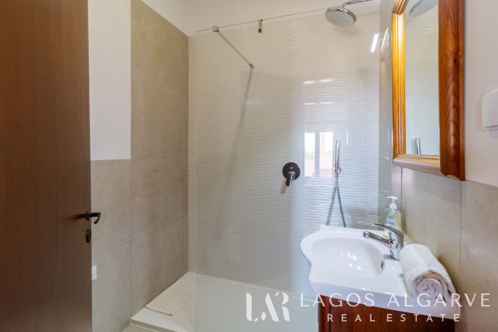 Image No.20-3 Bed Villa for sale