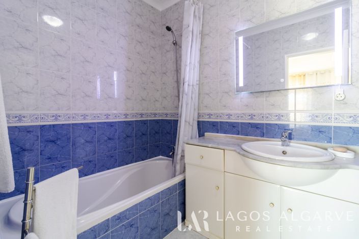 Image No.22-2 Bed Apartment for sale