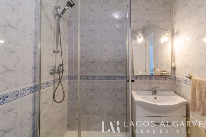 Image No.27-2 Bed Apartment for sale