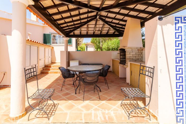 Image No.4-4 Bed Villa for sale