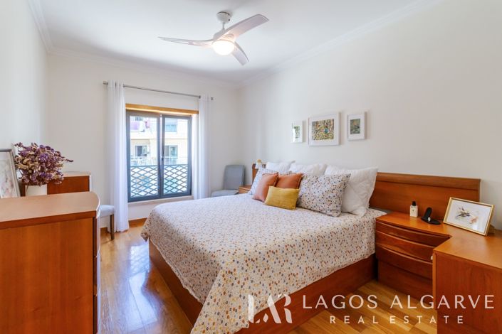 Image No.26-3 Bed Apartment for sale